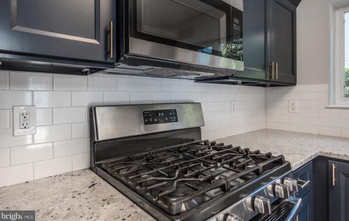 1915 Franklin St, Philadelphia PA 19122-2015 exterior