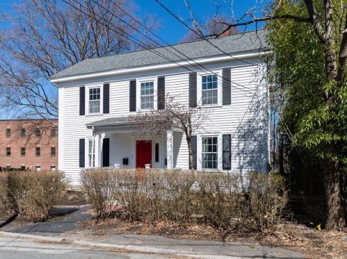 6 Edgehill Rd, Woburn MA 01801-5015 exterior