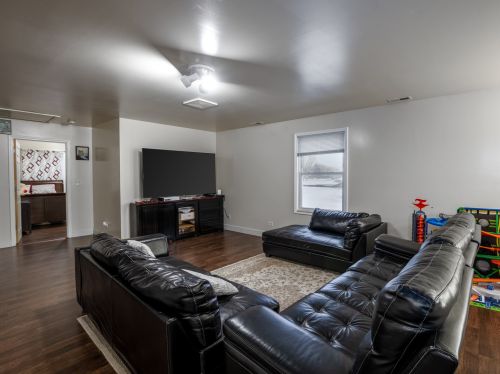 8322 Tripp Ave, Chicago IL 60652-3134 exterior