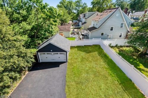 192 Gregory Pl, Town Center NJ  07052-3952 exterior