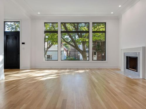 3618 Leavitt St, Chicago, IL 60609-1052