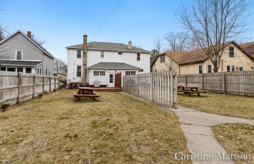 1849 Cherry St, Meskegon MI  49441-1013 exterior