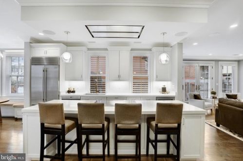 420 3rd St, Washington DC  20003-1930 exterior