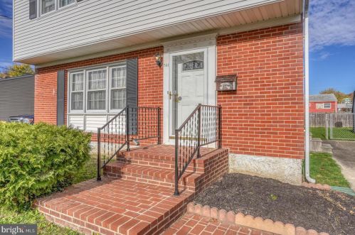 741 11th St, New Castle, DE 19720-4915