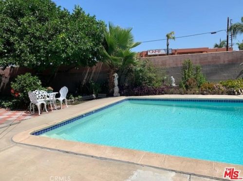 517 Maplewood Ave, Fullerton CA 92832-2109 exterior