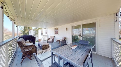 613 Meade Dr, Moon Twp PA  15108-9668 exterior