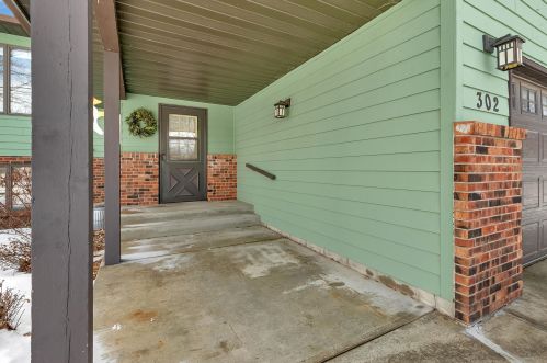 302 10 St, Sartell MN 56377-1170 exterior