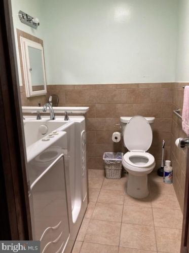 2114 4 St, Washington DC 20003-1101 exterior