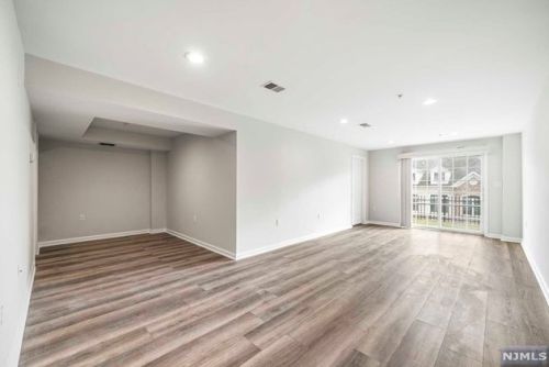 33 Forshee Cir, Montvale NJ 07645-1781 exterior