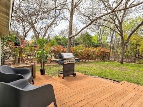 5204 Andover Pl, Austin TX  78723-3118 exterior