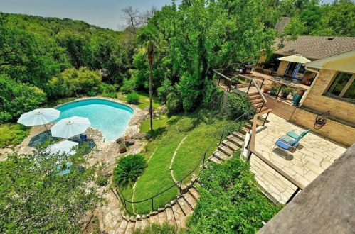 805 Frst Vw Dr, Austin TX 78746-4519 exterior