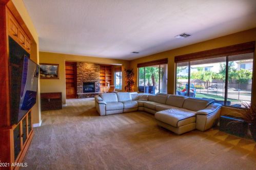 1899 Kaibab Dr, Chandler AZ  85249-3366 exterior