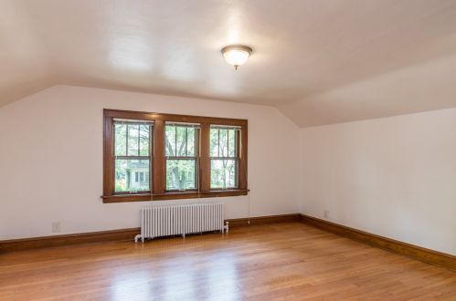 325 Jackson St, Waukegan IL 60085-6301 exterior