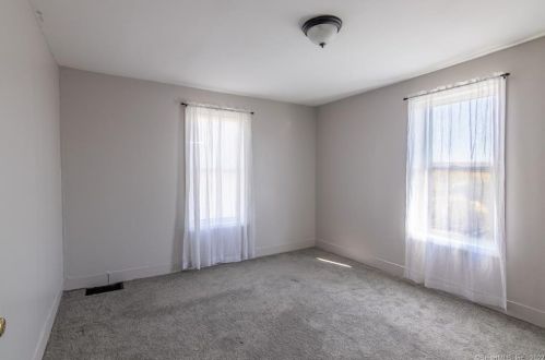 222 Emmett Ave, Derby CT 06418-1258 exterior