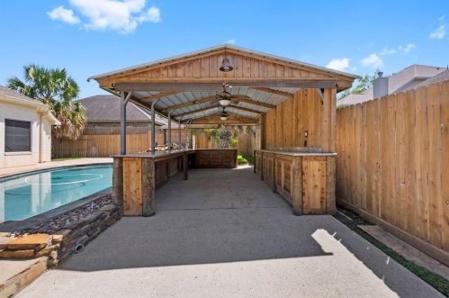 10823 Estelle Cir, Montgomery TX 77356-4721 exterior