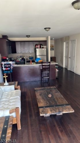 23 7th St, Newark, NJ 07107-2926