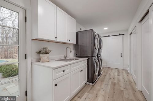 8701 Belmart Rd, Rockville MD  20854-1610 exterior