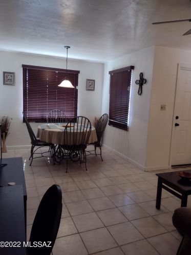 1864 Calle Sombrero, Tucson AZ 85713-2627 exterior