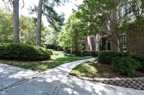 2692 Ellwood Dr, Atlanta, GA 30305-3866