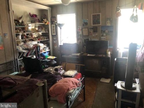 937 Jackson St, Philadelphia PA 19148-3120 exterior