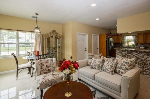 735 Curtis St, Fort Pierce FL 34983-1934 exterior