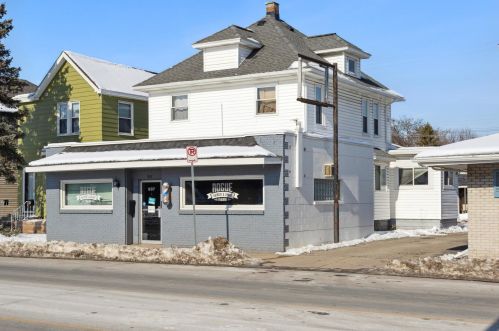 937 Leonard St, Grand Rapids MI 49534-0011 exterior