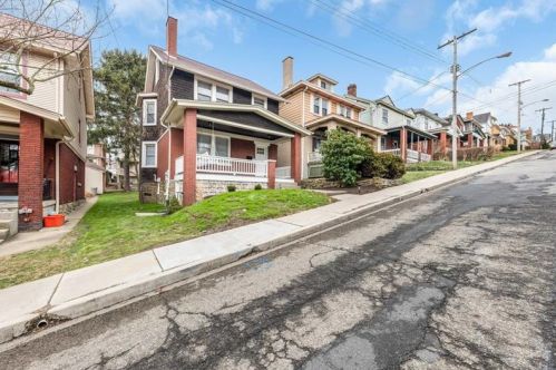 1692 Hillsdale Ave, Pittsburgh PA 15216-2018 exterior