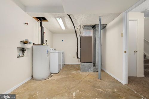 7813 Havenside Ter, Rockville MD 20855-2261 exterior