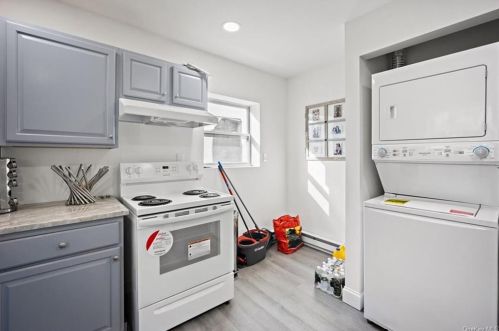 10 Balding Ave, Poughkeepsie NY  12601-2420 exterior