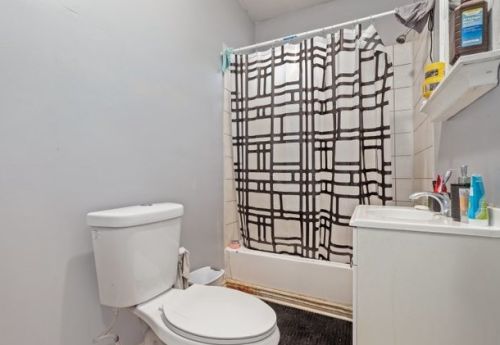 3436 Huron St, Chicago IL 60611-3043 exterior