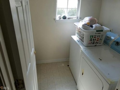 3706 Salem Chapel Dr, Lithonia GA 30038-4837 exterior