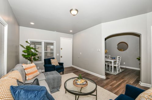 3722 7 St, Milwaukee WI 53212-1437 exterior