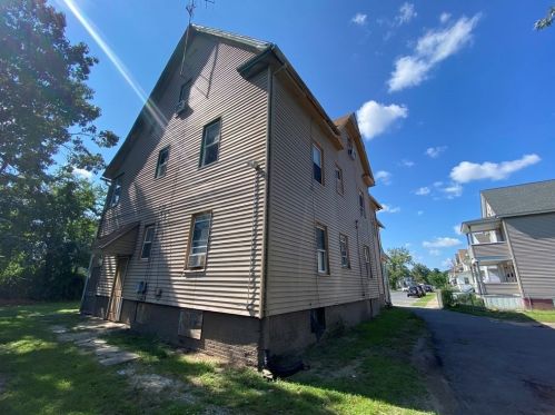 117 Dawes St, Springfield MA 01109-3042 exterior