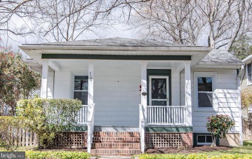 18 Maple St, Alexandria, VA 22301-2604