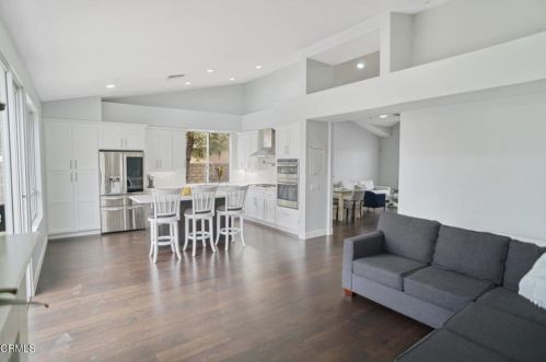 1641 Muirfield Dr, Oxnard CA  93036-7757 exterior