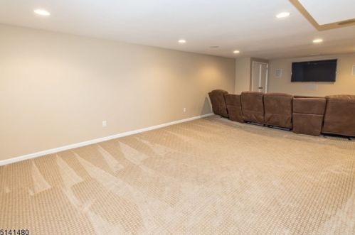 10 Greensview Dr, Scotch Plains NJ 07076-2708 exterior