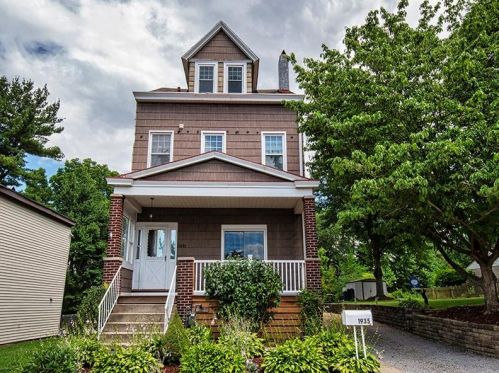 1935 Beckert Ave, Pittsburgh, PA 15212-1301