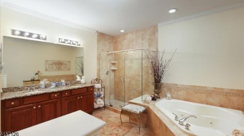 10 Lara Pl, Warren NJ 07059-3007 exterior