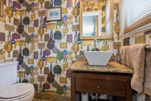 3534 Pne Grv Ave, Chicago IL 60657-1877 exterior