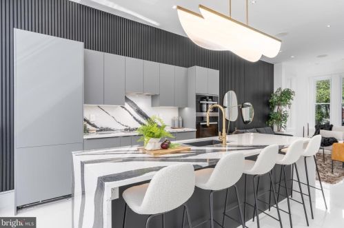 1604 13th St, Washington DC 20009-4303 exterior