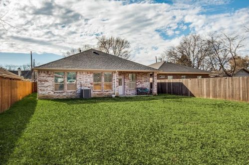 3826 Aransas St, Dallas TX 75212-1307 exterior