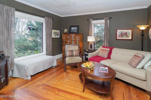 1602 Grand Ave, Kalamazoo MI 49006-4489 exterior