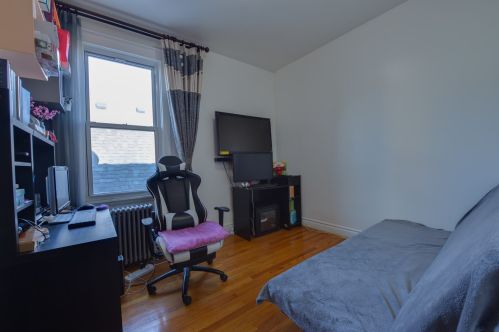 4327 Sacramento, Chicago IL 60655-2302 exterior