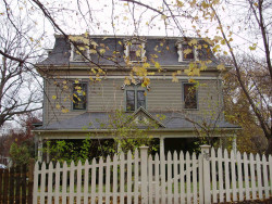 55 Arlington St, Newton, MA 02458-2454