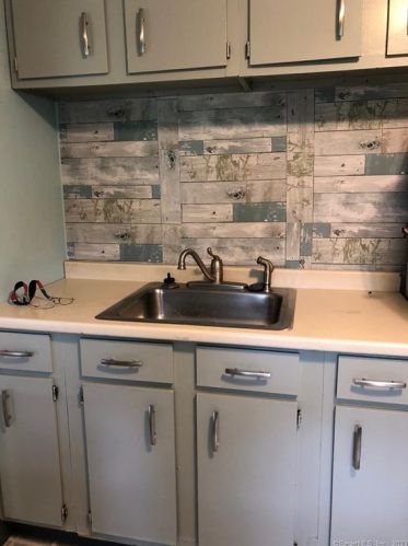 103 Reynolds St, Killingly CT 06239-2951 exterior