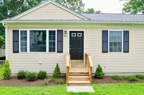 521 10th Ave, Woonsocket RI  02895-4077 exterior