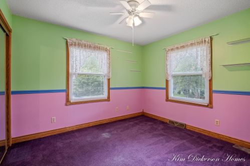 1404 Wolf Lake Rd, Meskegon MI 49442-1948 exterior