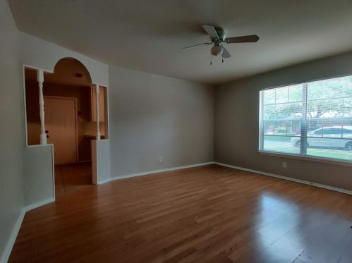 1803 Forest Hill Dr, Austin TX  78745-1720 exterior