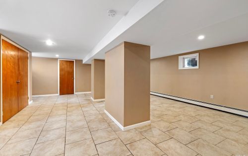 19 High St, Valley Stream NY 11581-1417 exterior