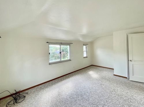 664 Crystal Dr, Pittsburgh PA 15228-2567 exterior